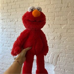 Uniqlo x Kaws Elmo Plush NWT